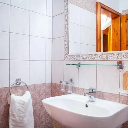 Отель Kokapu Vadaszkastely Es & 3*